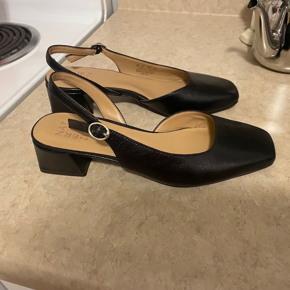 Naturalizer black leather slingback kitten heel